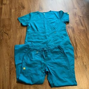 Life is good scrub set